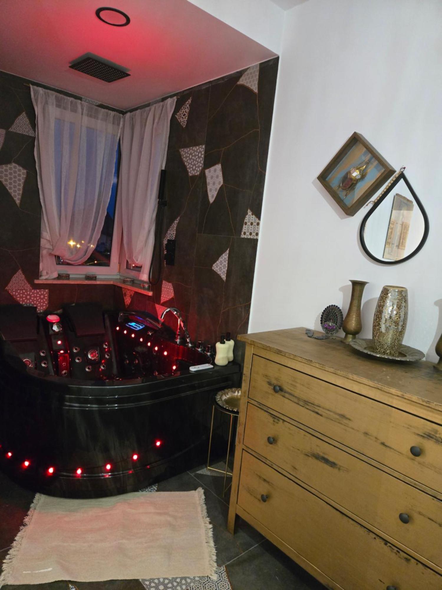 Apartment By The Sea - Prestige With A Luxurious Jacuzzi, Sauna And An Exclusive Massage Chair Available In One Of The Apartments! Gdansk