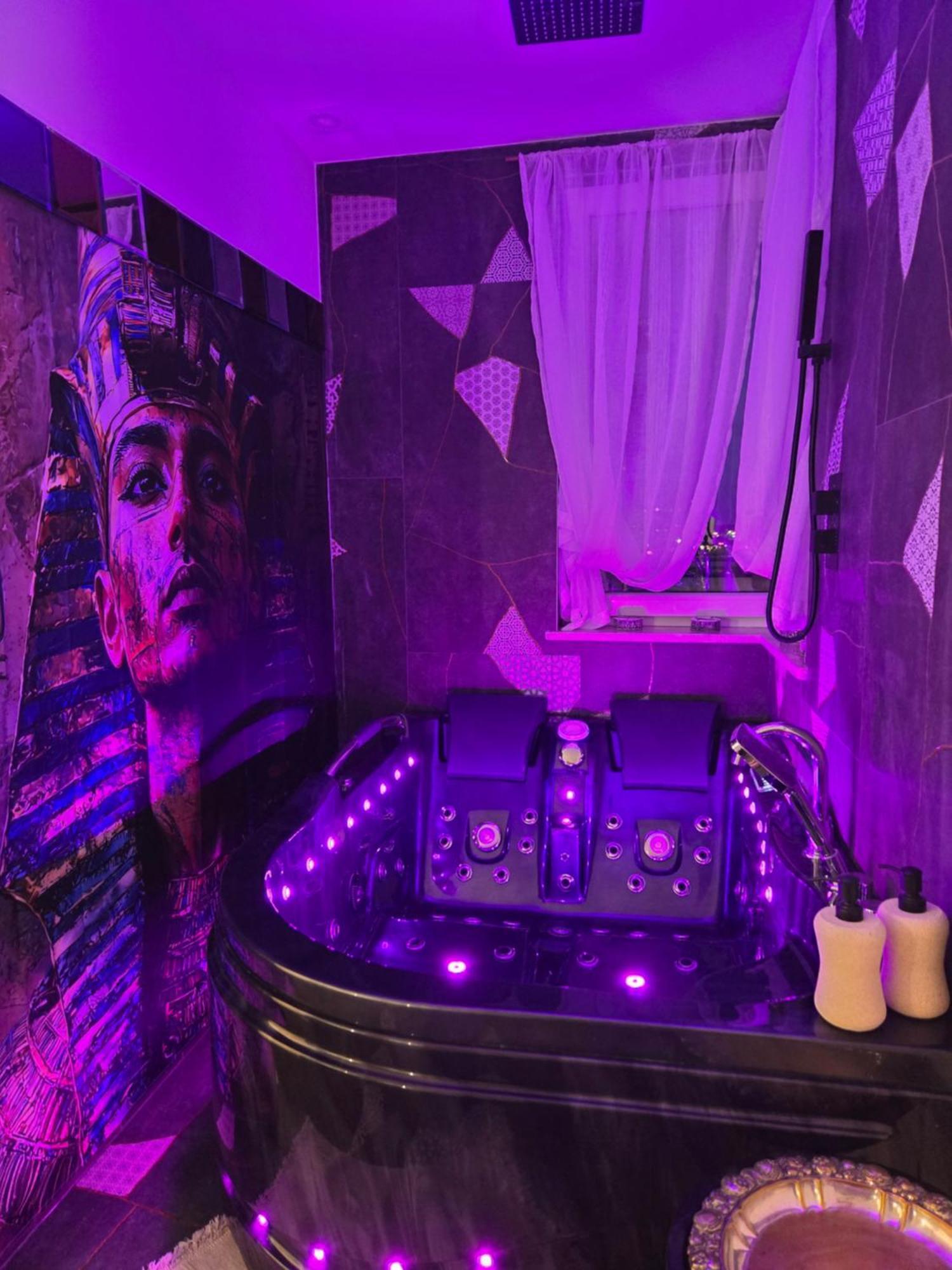 By The Sea - Prestige With A Luxurious Jacuzzi, Sauna And An Exclusive Massage Chair Available In One Of The Apartments! *