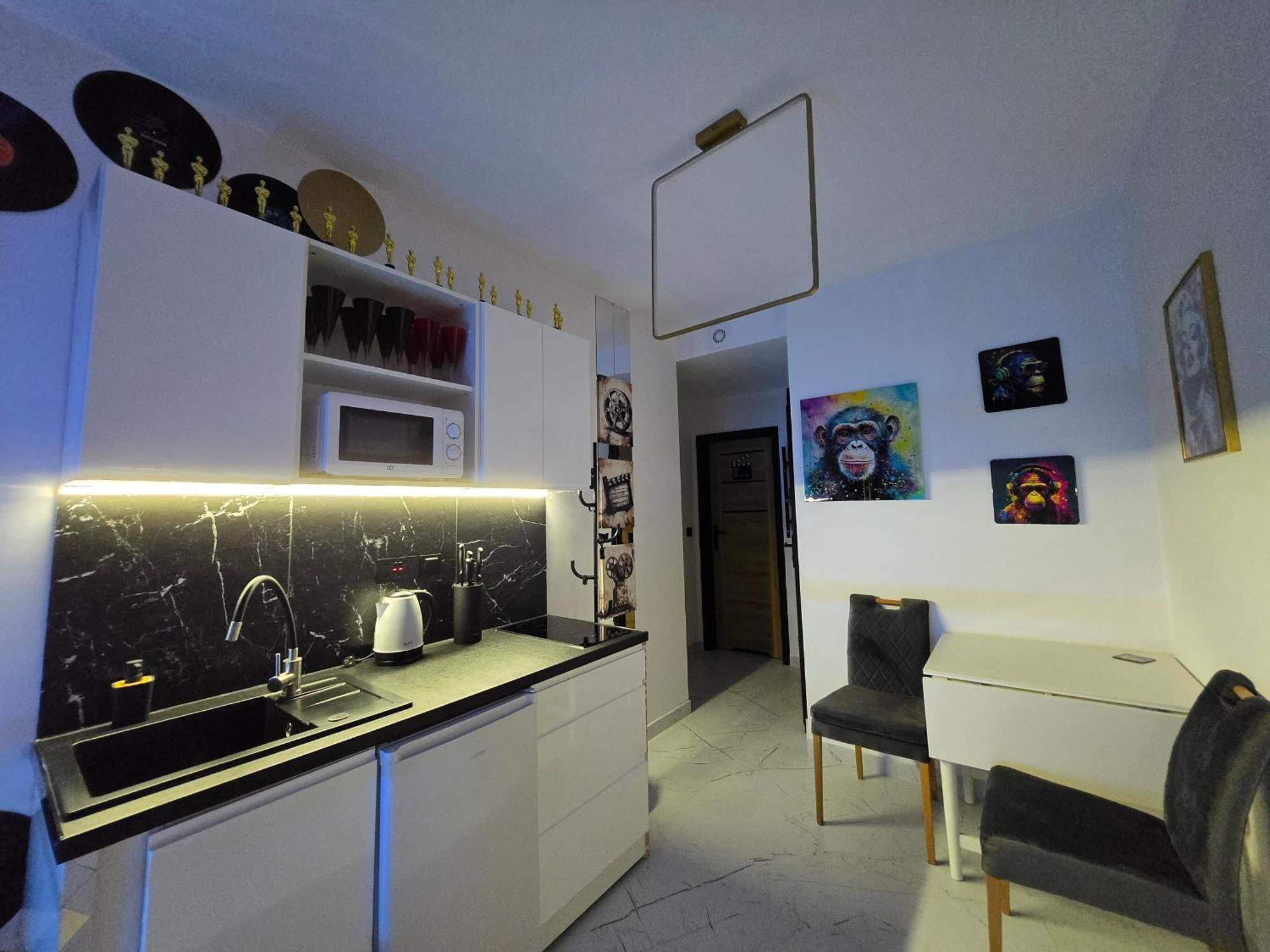 Apartment By The Sea - Prestige With A Luxurious Jacuzzi, Sauna And An Exclusive Massage Chair Available In One Of The Apartments! *