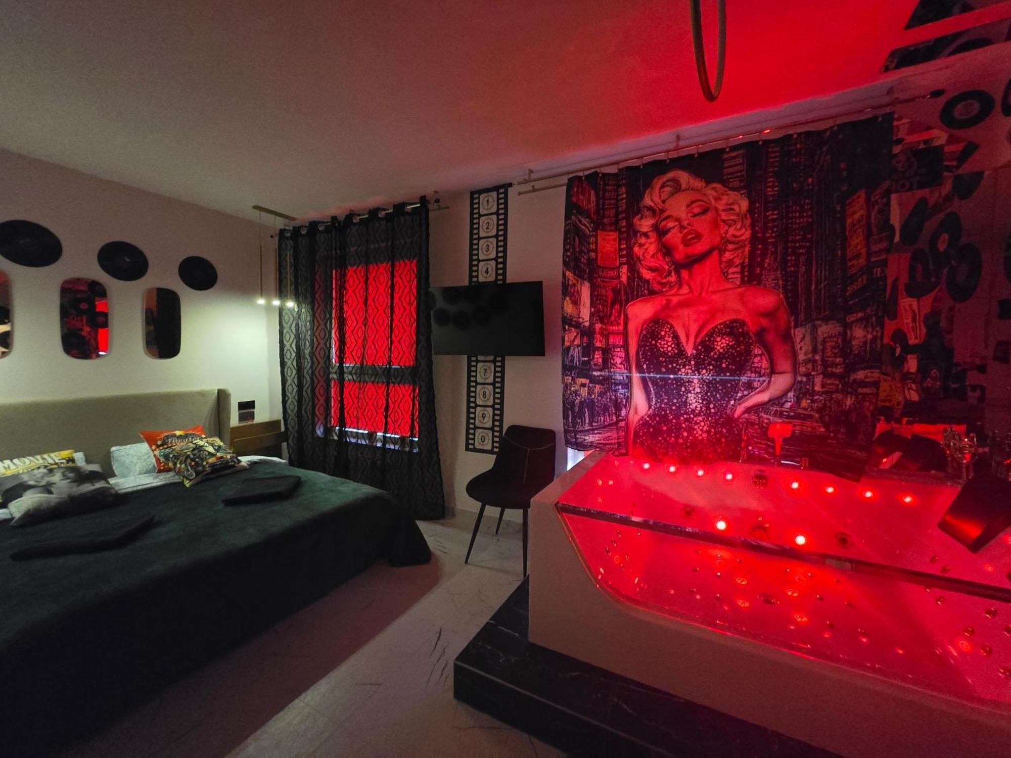 By The Sea - Prestige With A Luxurious Jacuzzi, Sauna And An Exclusive Massage Chair Available In One Of The Apartments! Apartment Danzig