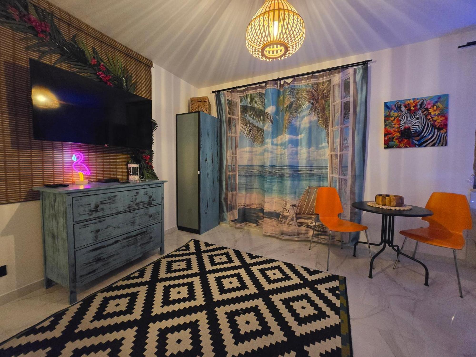 Apartment By The Sea - Prestige With A Luxurious Jacuzzi, Sauna And An Exclusive Massage Chair Available In One Of The Apartments!