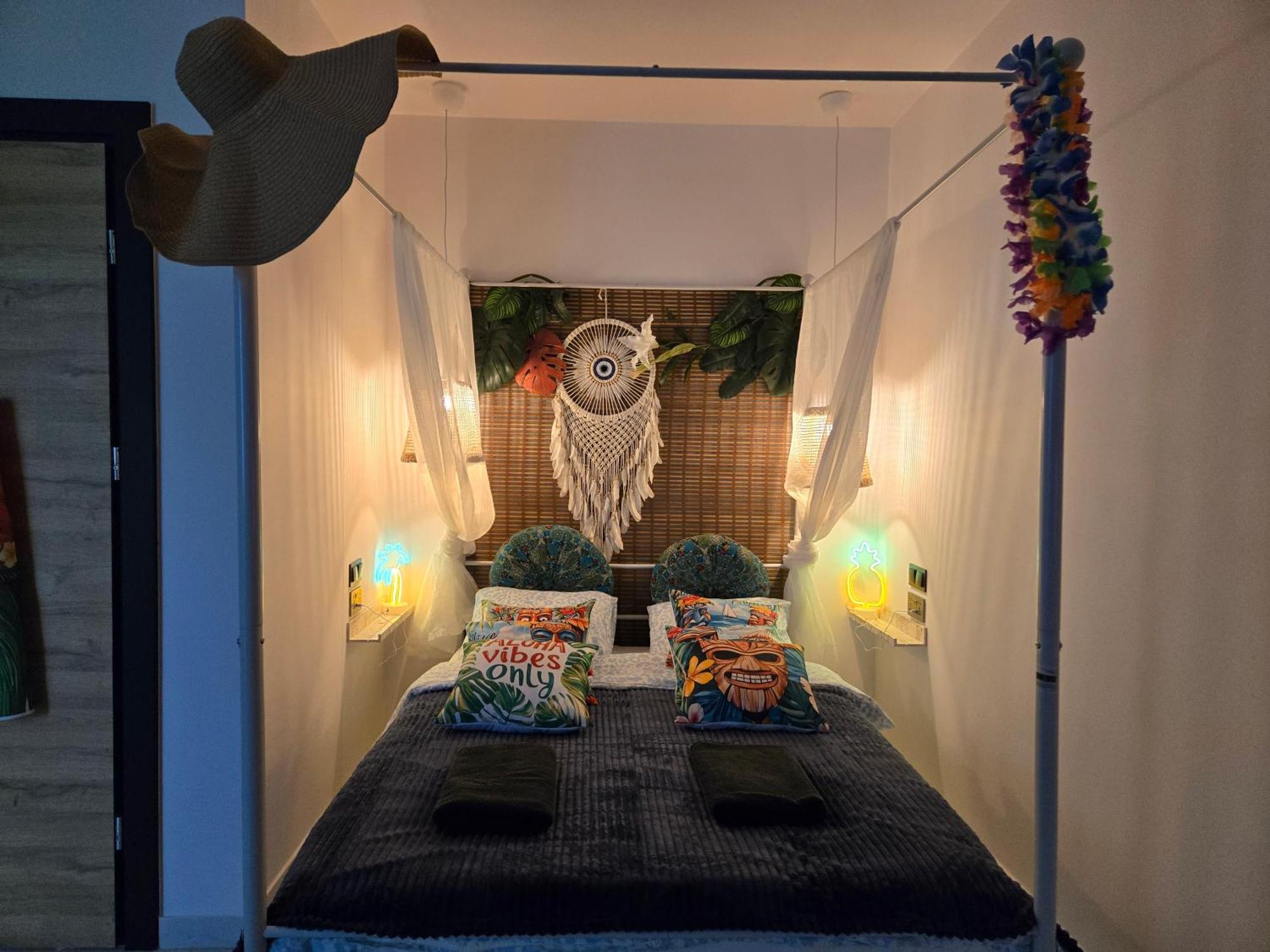 By The Sea - Prestige With A Luxurious Jacuzzi, Sauna And An Exclusive Massage Chair Available In One Of The Apartments! *