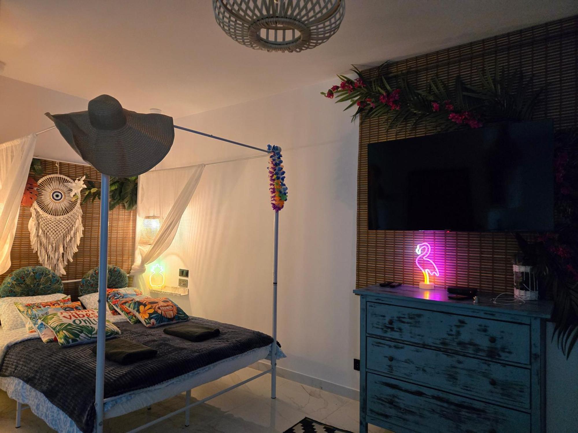 Apartment By The Sea - Prestige With A Luxurious Jacuzzi, Sauna And An Exclusive Massage Chair Available In One Of The Apartments! *